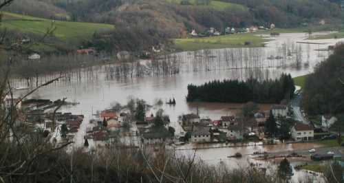 inondation-boissepenchot-041203.jpg